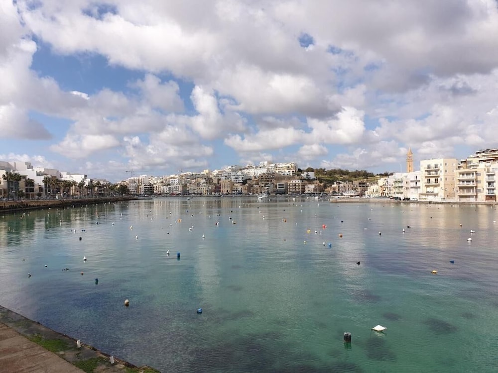 Eivissa Apartment - Spacious Accommodation