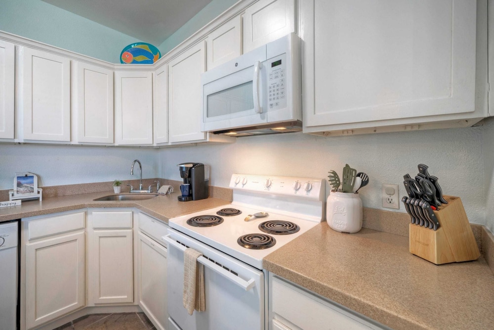 Sleeps 24 4 Costa Bahia Units w/ Pool & Beach Access