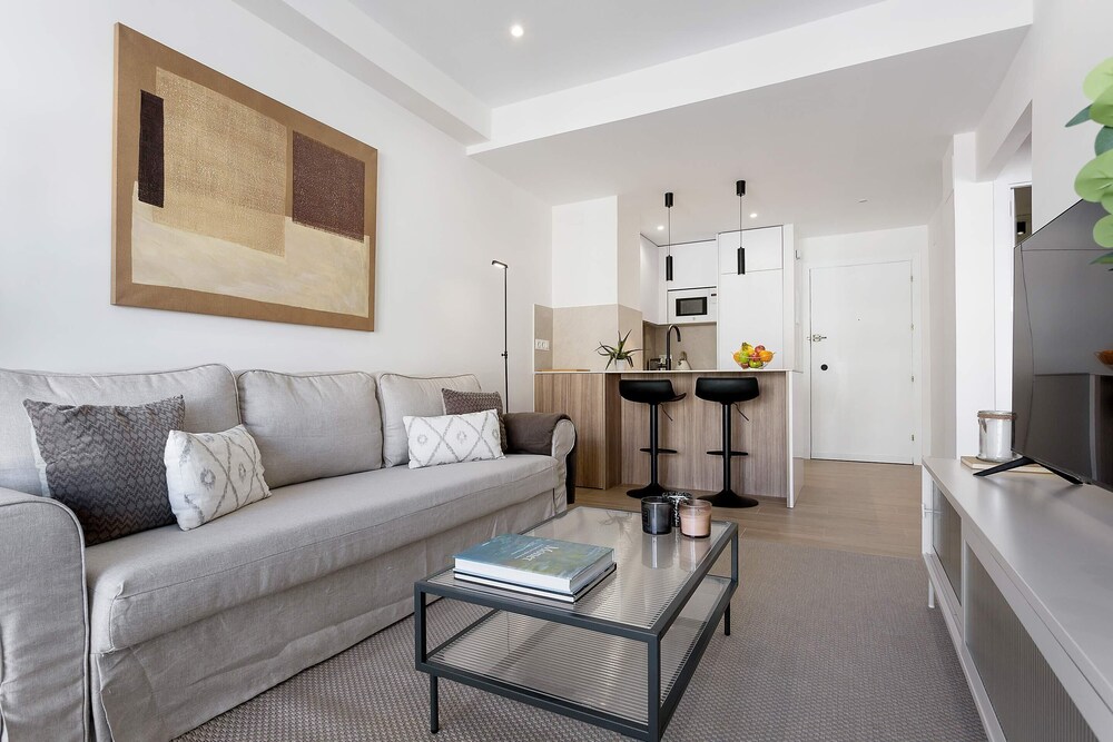 Elegant Apartment in Madrid Pedro Teixeira