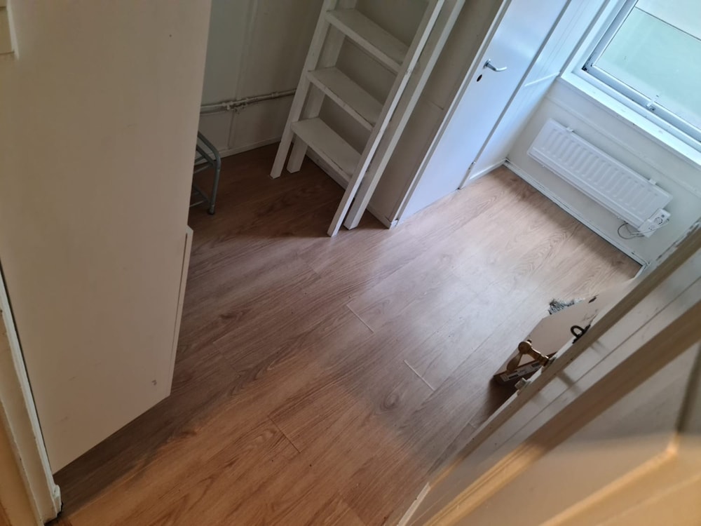 T13 Small Room
