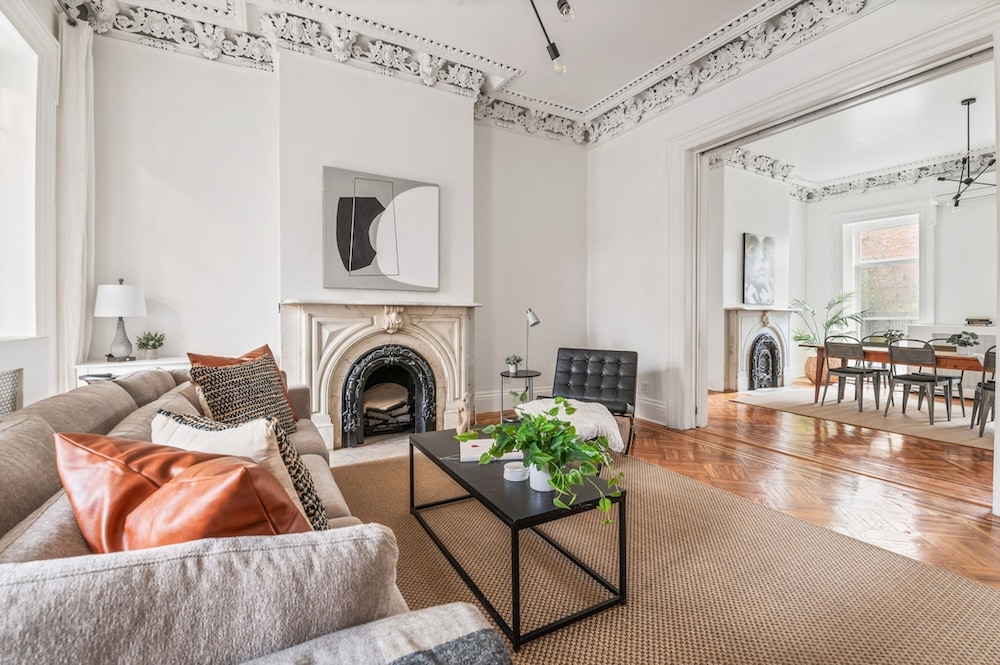 Adelphi I 3BR Ft Greene w Backyard Patio Porch