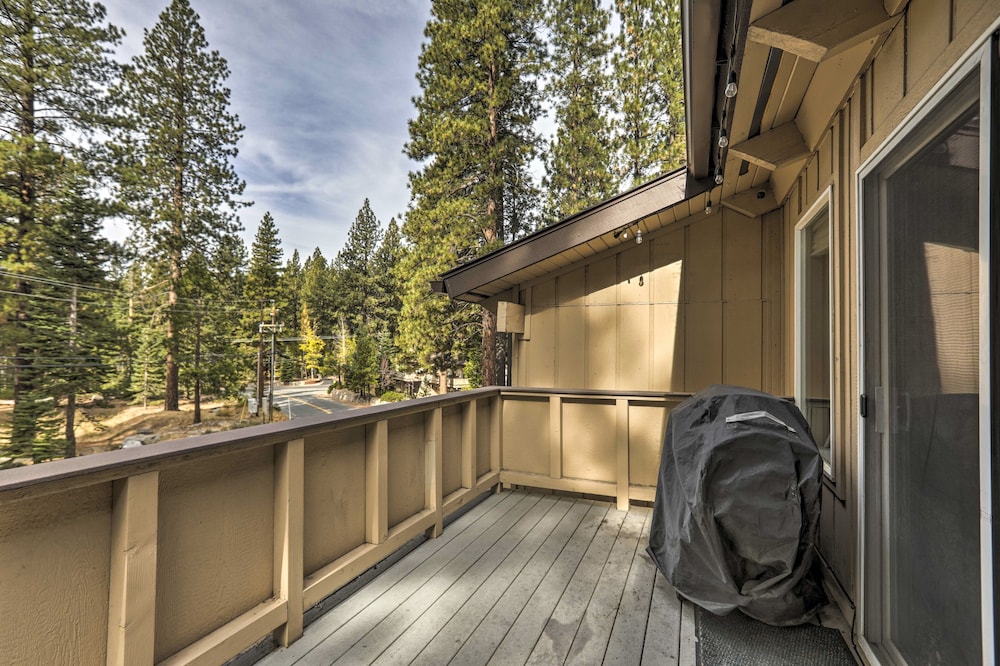 Lake Tahoe Vacations - Incline Village Condo: 1 Mi to Diamond Peak Resort - Property Image 2