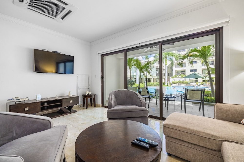 Palm Aruba Condos