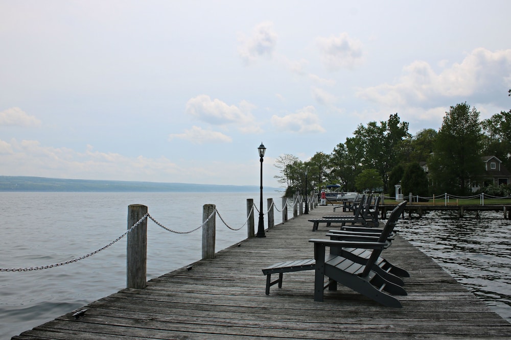 Plum Point Lodge