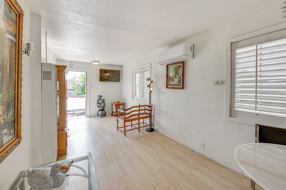 Fullerton Home Base: Easy Access to Dtwn + Csuf!