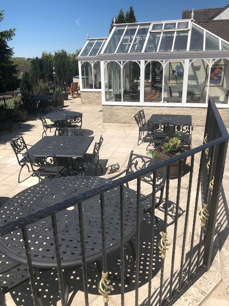 The Dog and Partridge Country Inn