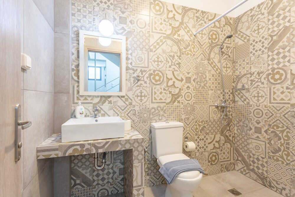 Villa Seashell Large Private Pool Walk to Beach Sea Views A C Wifi Eco-friendly - 2641 photo 4