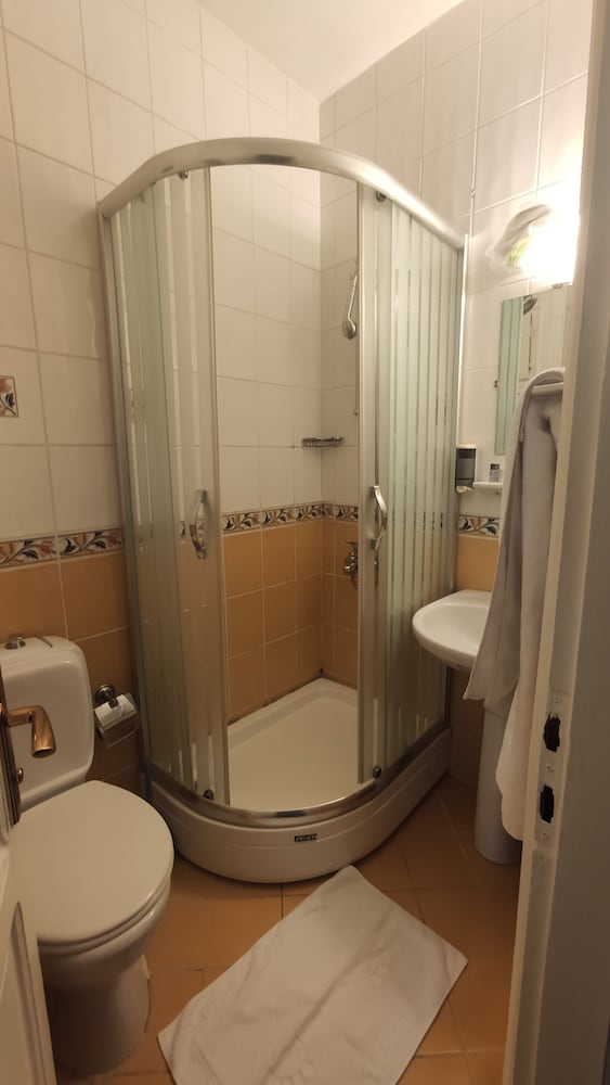 Hotel Turkoman becomes Turkoman Otel. - Image 19