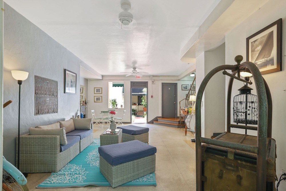 lounge