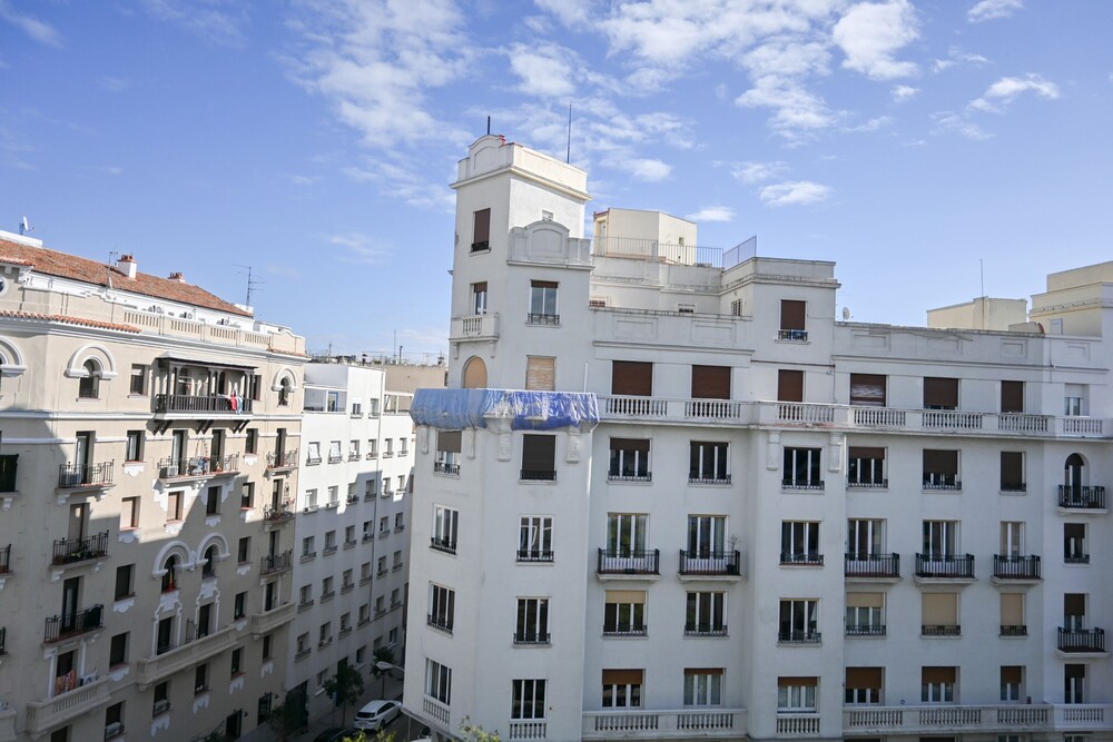M Sen1692 Amplio Apartamento con Balc n en Calle