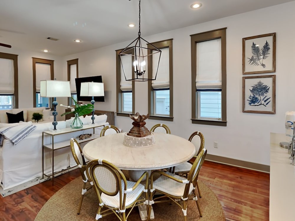 The Holland House II by Southern Vacation Rentals view 3