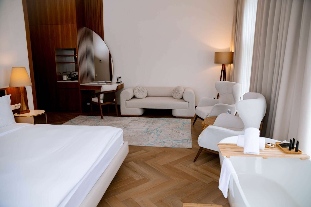 Wyndham Residences Aqkol