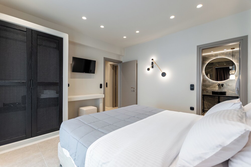 Lithia Exclusive Villas