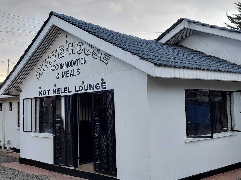 White House Lounge & Accommodation