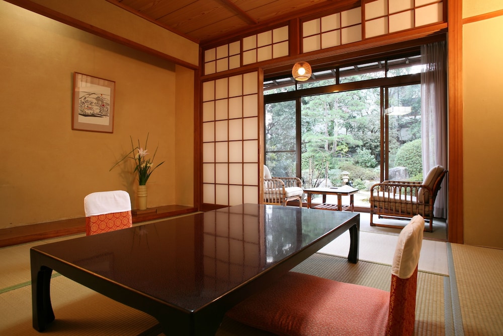 Izumokamigami Enmusubi No Yado Konya