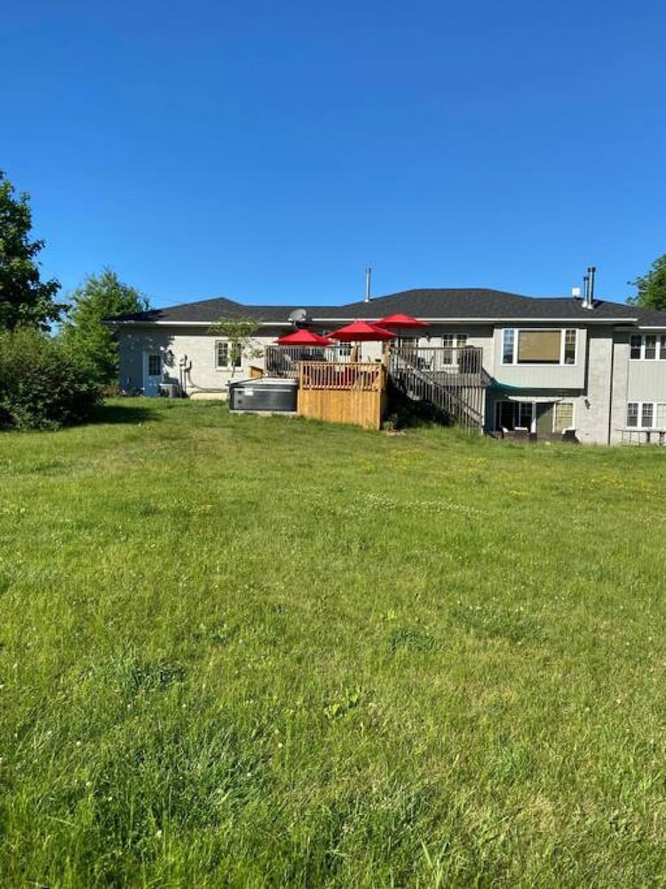 Sunset Beach - Waterfront Hot Tub Games Room - Image 1