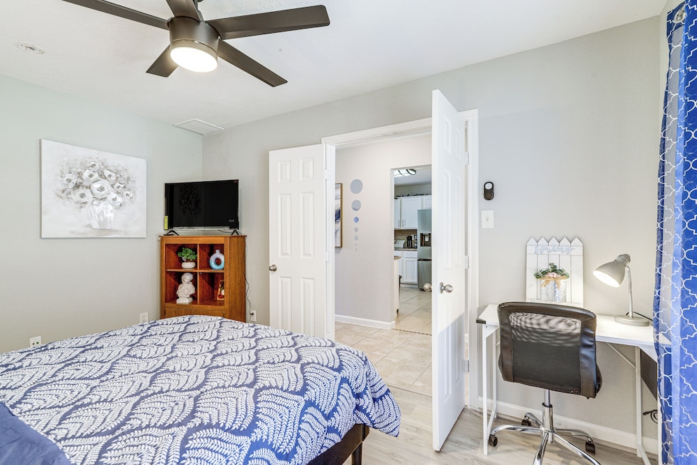 Swim & Unwind: Pet-friendly Home in Spring!
