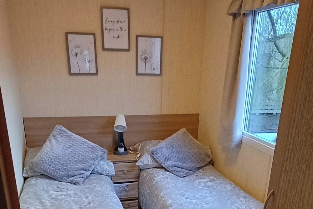 Luxury Family Lodge, Decking, Parking, Tattershall