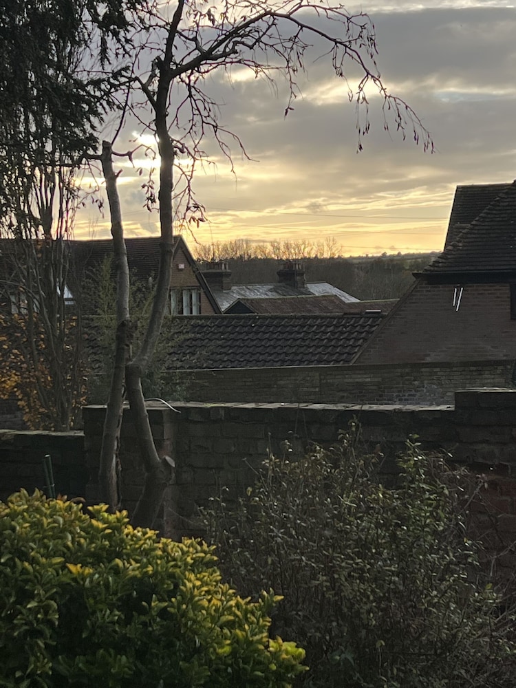 Harlington Manor