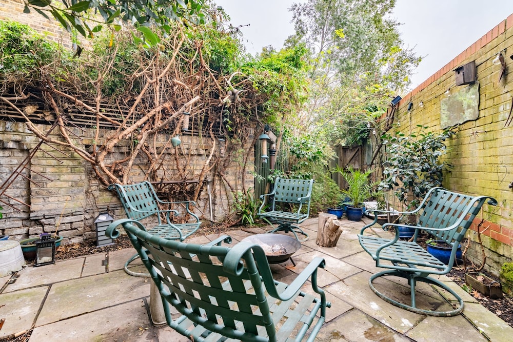 outdoor bbq area