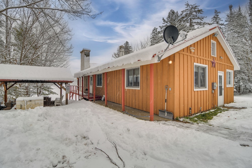 Pond & Snowmobile Trails On-site: Errol Escape!