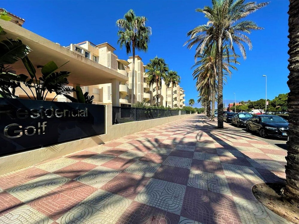 Apartment in Roquetas Near Playa Serena Beach