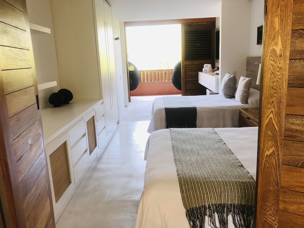 El Careyes Club & Residences
