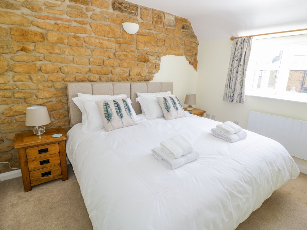 Treacle Cottage view 4