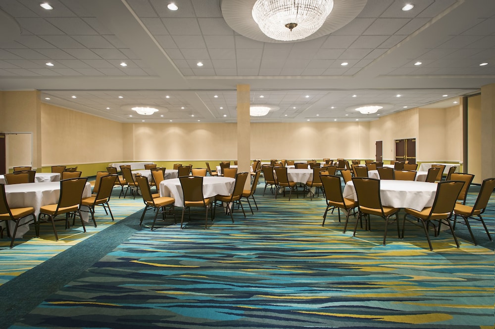 Lawrence Vacations - Springhill Suites by Marriott Lawrence - Property Image 1