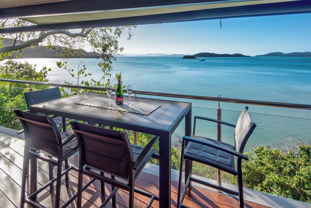 Edge 18 Waterfront Luxury