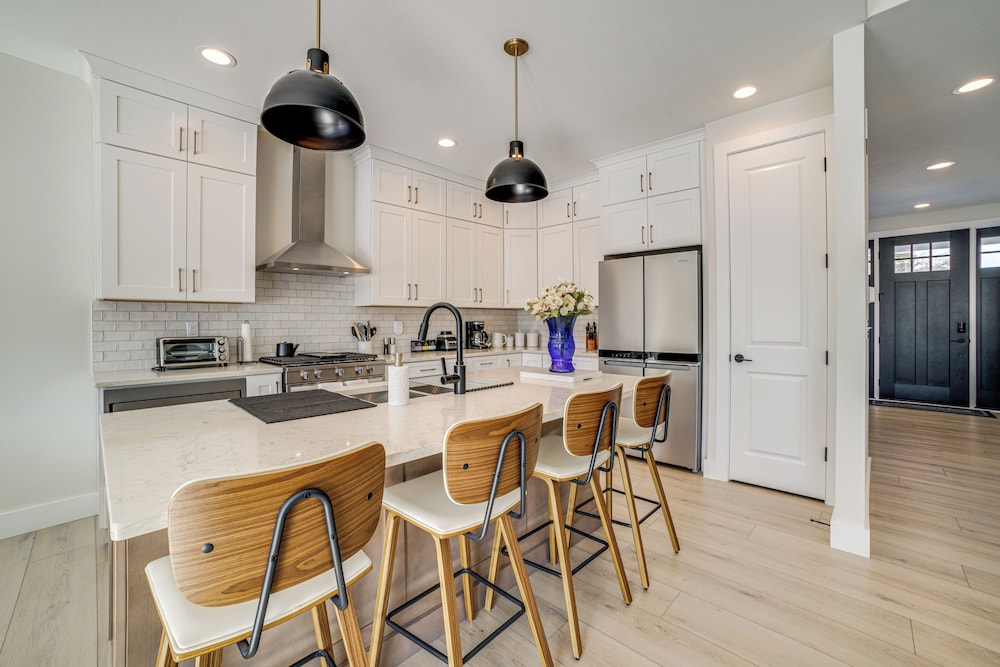 2 Mi to Notre Dame: Spacious Home w/ Private Yard