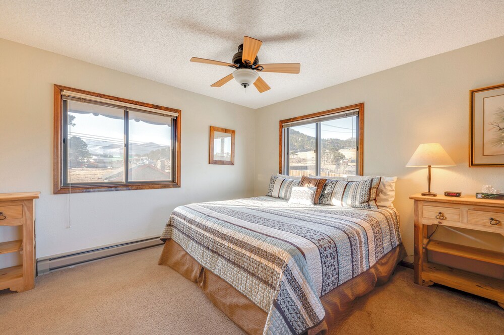 3 Mi to Rocky Mtn National Park: Estes Park Cabin!