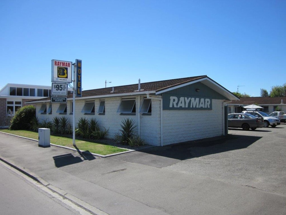 Hotel Raymar Motor Inn - Image 1