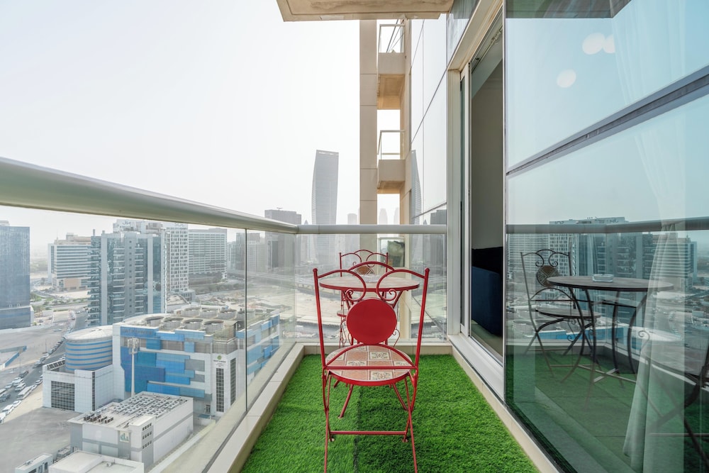 Lux BnB I Mayfair Tower I Sky line Views