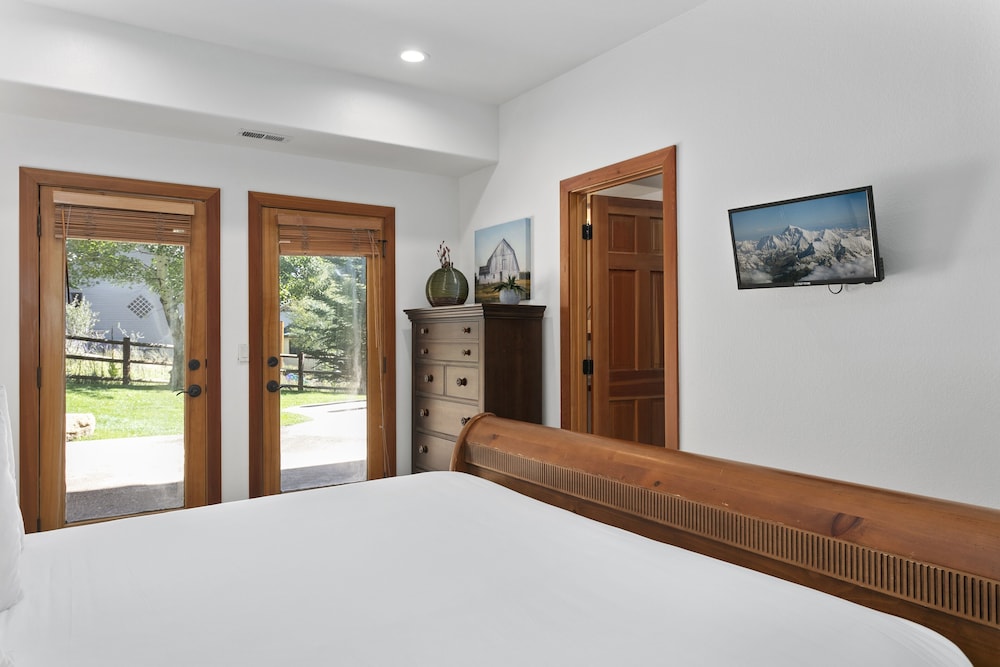 Solamere Drive Home at Deer Valley Resort - 6 Bedroom Home with Hot Tub #3220 6 Home