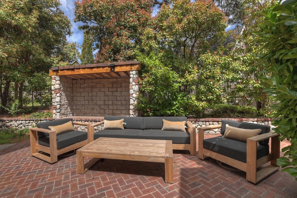 Matterhorn Peak Lodge – Upscale Mountain Escape