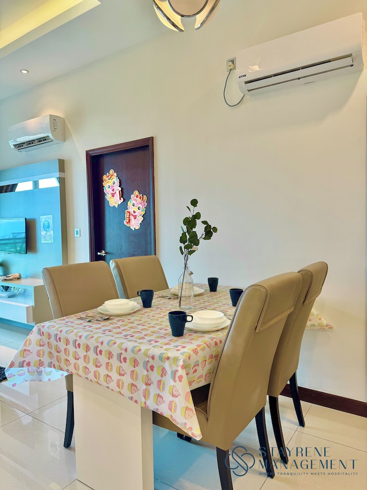 Paragon Suites CIQ By Stayrene