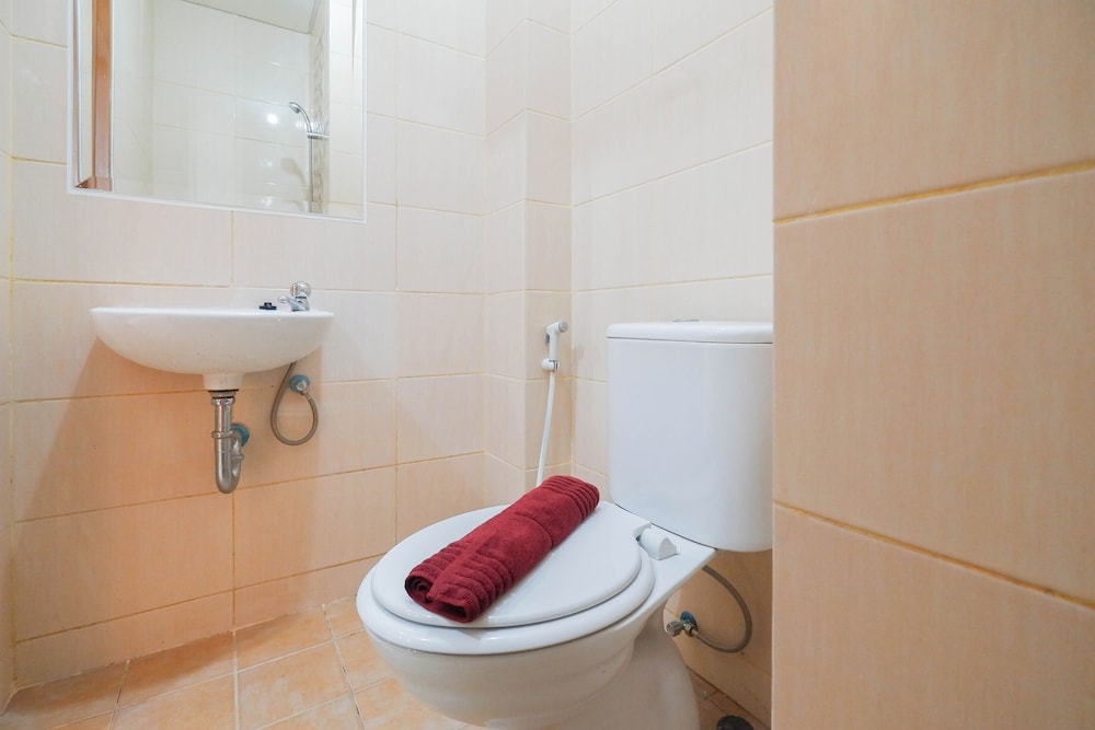 Comfortable And Well Furnished Studio Dave Apartment
