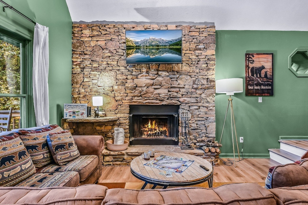 Smoky Mountain Bliss 2 Bedroom Cabin