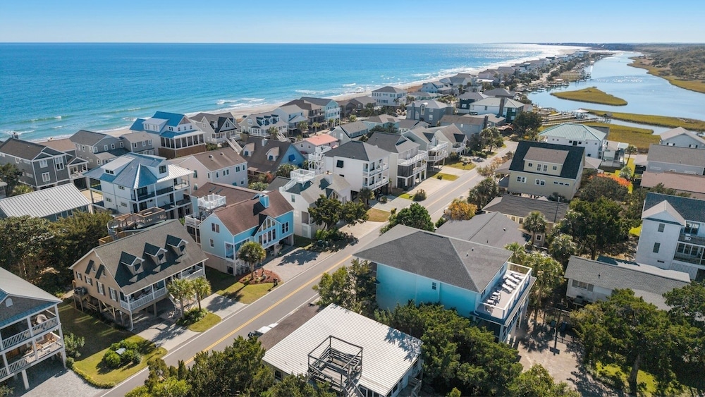 Santorelli's Seaside Serenety 4 Bedroom Home