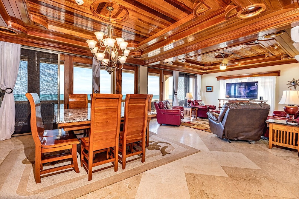 Hol Chan Ocean Front Residences