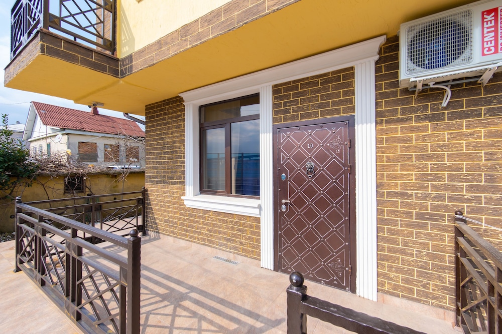 More Apartments na Khadyzhenskoy 65A - 1 view 2