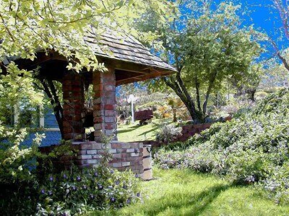 Robins Nest Bed & Breakfast