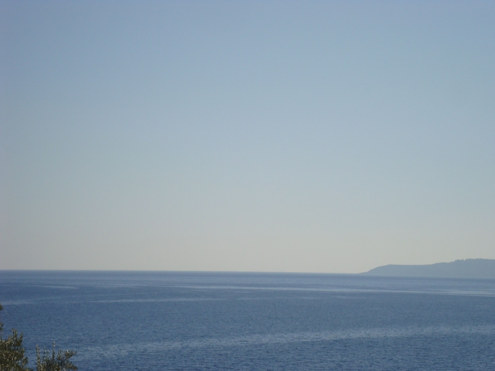 Mikros Gialos Apartments