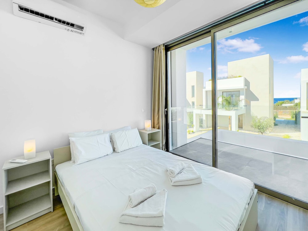 Azure Seaview - Garnet Villa