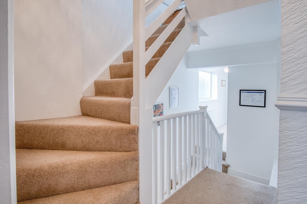 Taliesin - 5 Bedroom Holiday Home - Tenby