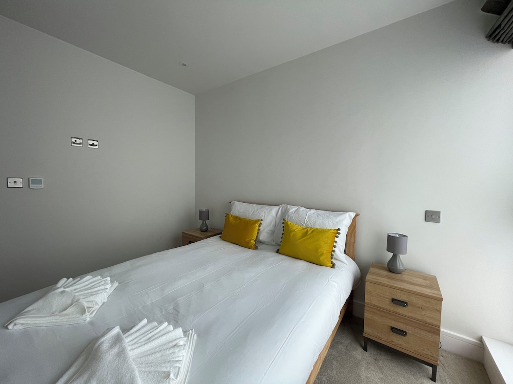 Elegant 2 Bedroom Apartment