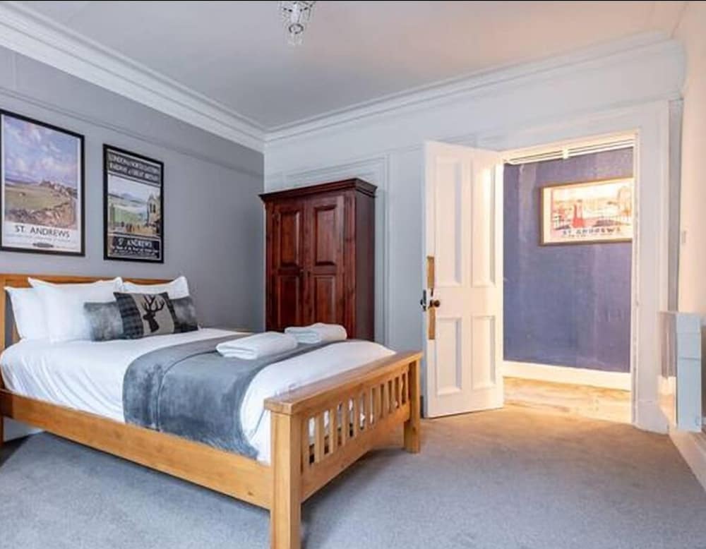 The Doctors Hoose Street Parking view 3