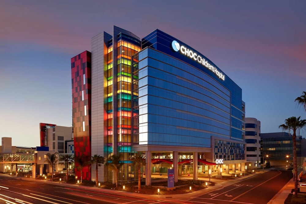Luxury Stay Near Disneyland Pool Gym Free Parking