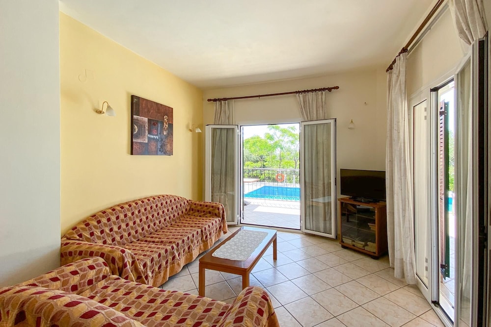 Villa Youla Large Private Pool Walk to Beach Sea Views A C Wifi Car Not Required - 1025 view 5
